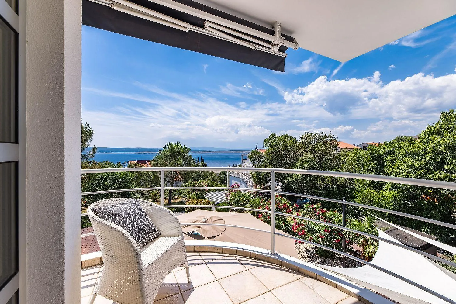 Villa Mit Privatpool, Whirlpool, 350 Meter Zum Strand Dramalj